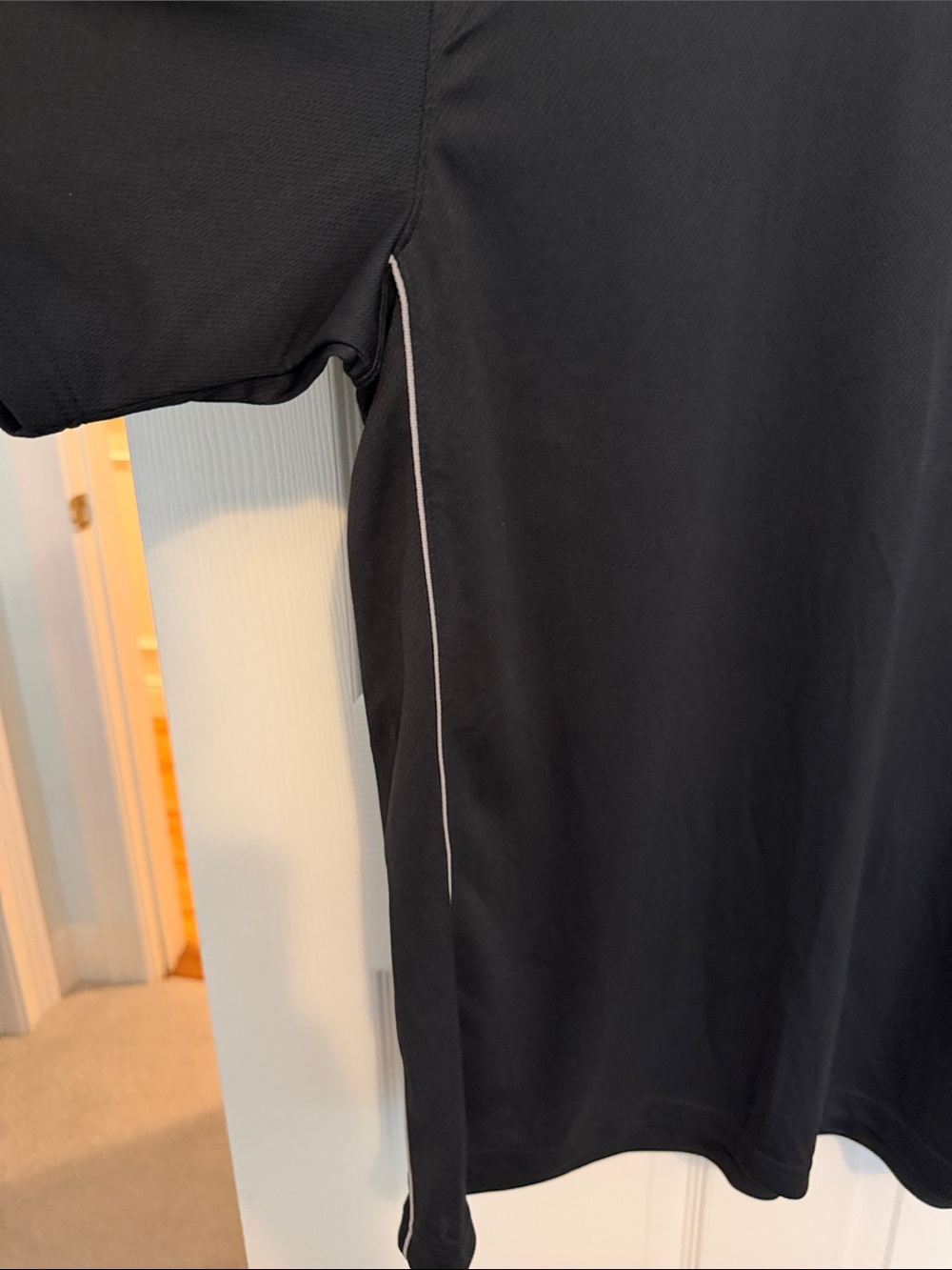 Nike Men’s Dark Gray Short-Sleeve Athletic Tee with Swoosh - Picture 6 of 7